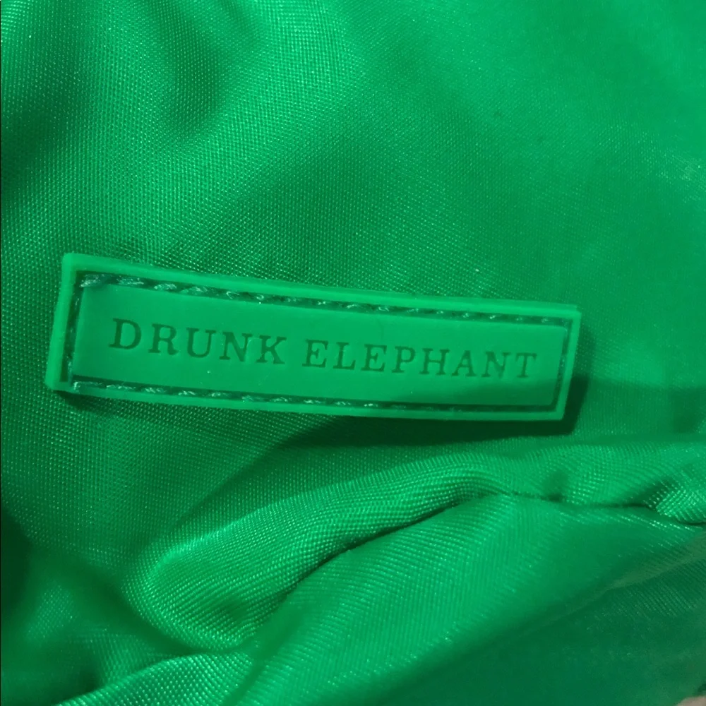 🆕Drunk Elephant NWOT, Kelly green, cross body bag w/pocket, drawstring + belt - Picture 6 of 6